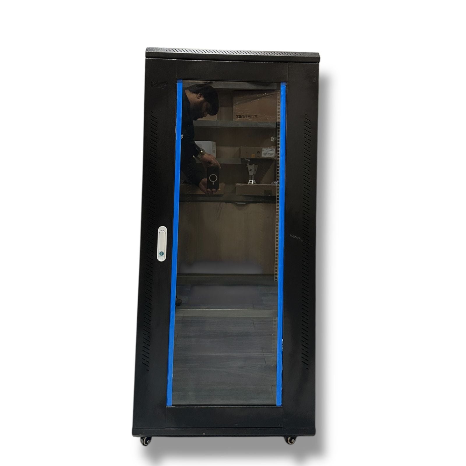 27U Free Standing Server Rack Cabinet with Glass Door for Easy Access and Visibility