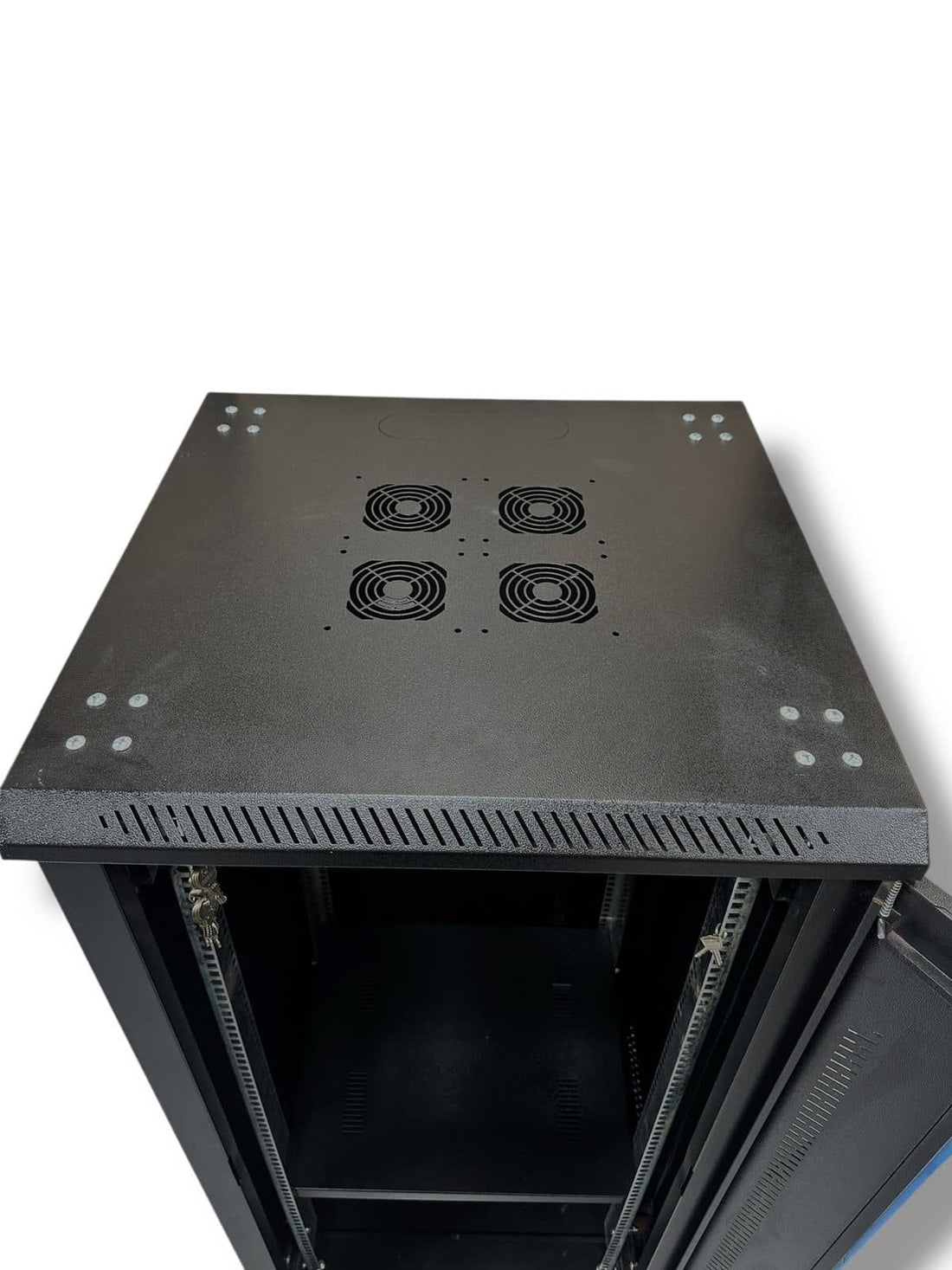 Free Standing Server Rack Setup Top IT Server Racks for All Needs in Pakistan | Kashif Steel Products
